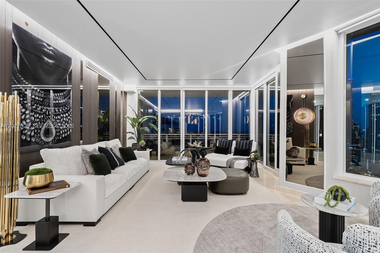 CARBONELL CONDO - Residential