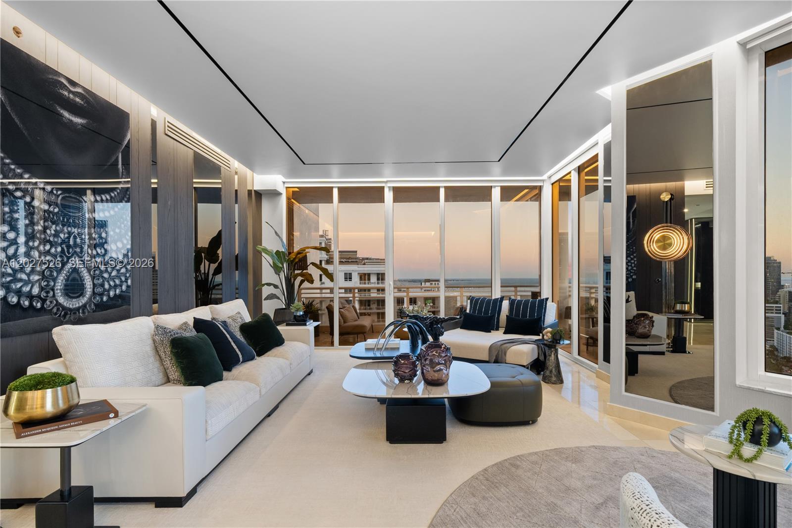 CARBONELL CONDO - Residential