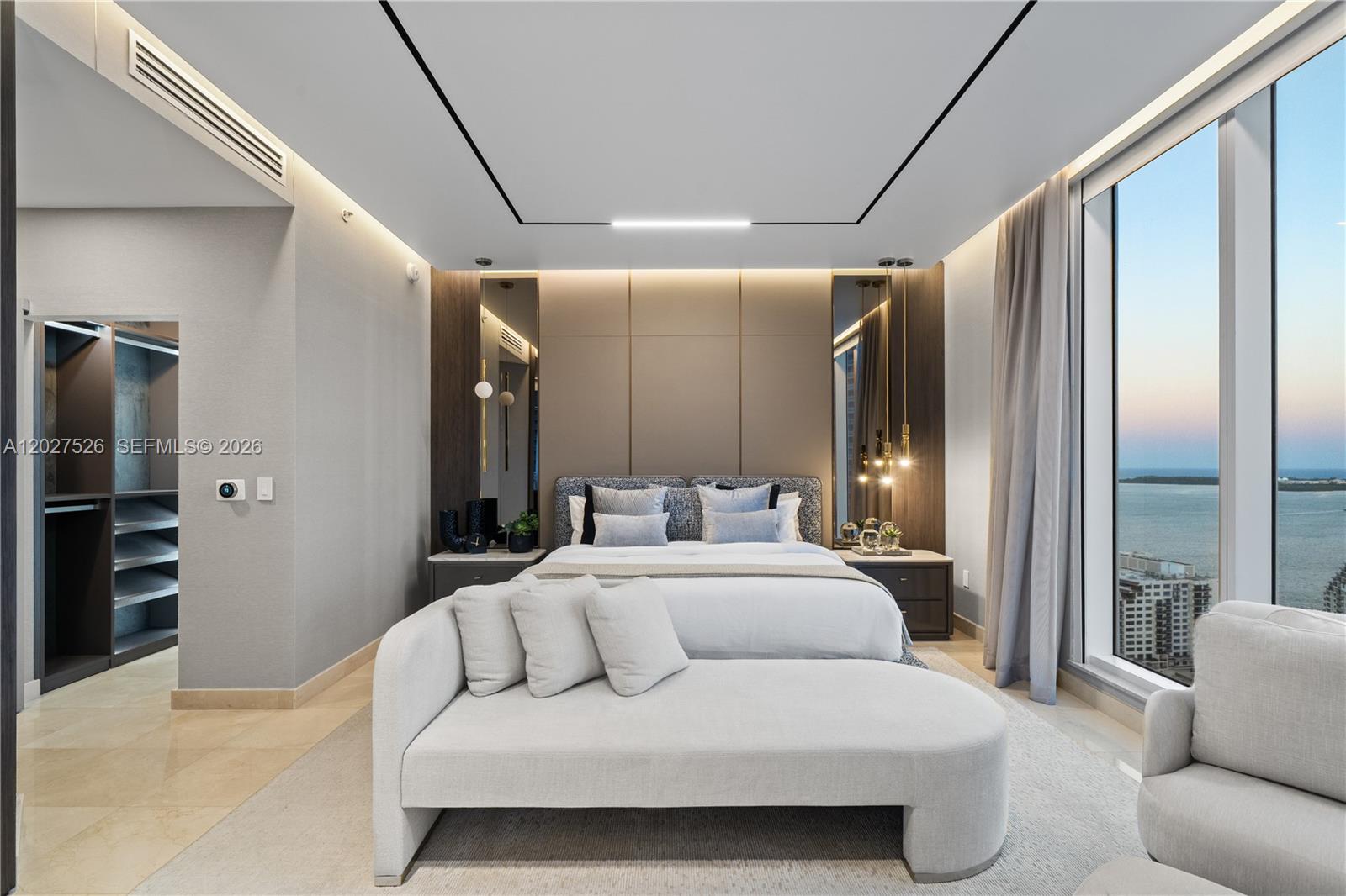 CARBONELL CONDO - Residential