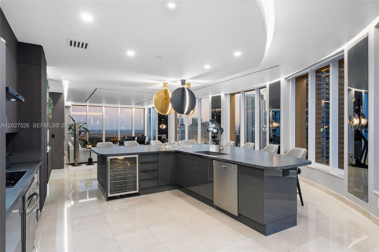 CARBONELL CONDO - Residential
