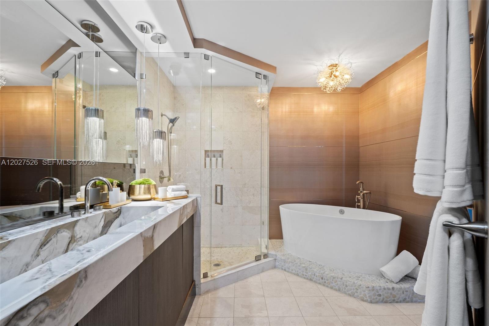 CARBONELL CONDO - Residential