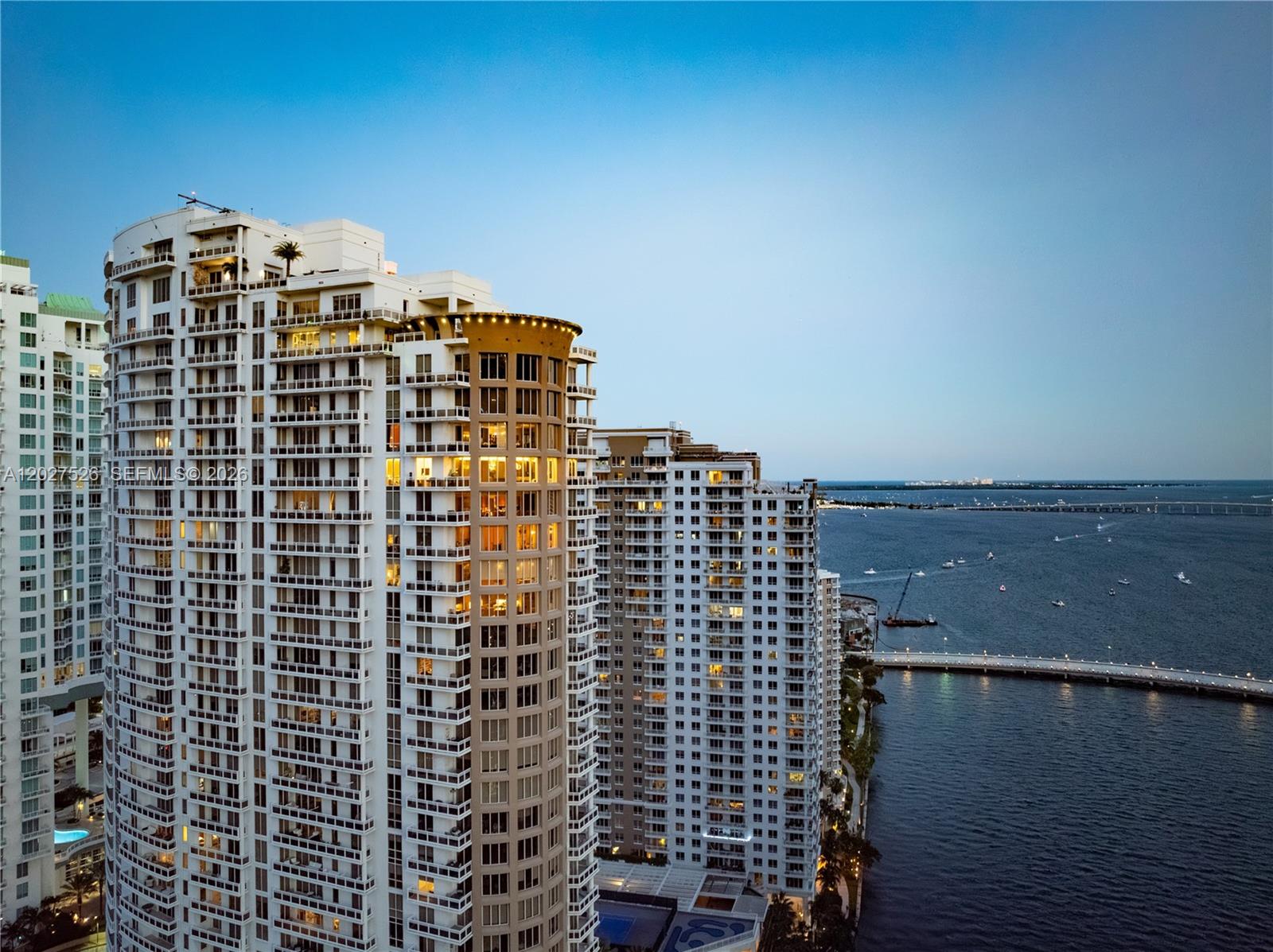 CARBONELL CONDO - Residential