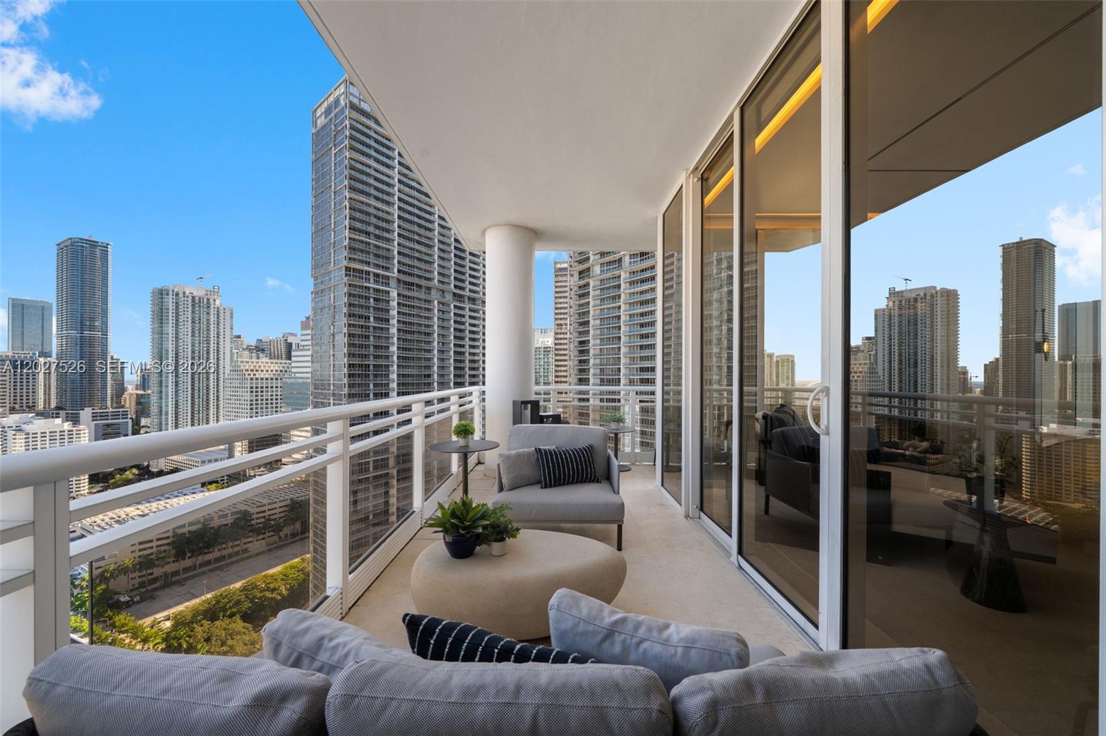 CARBONELL CONDO - Residential