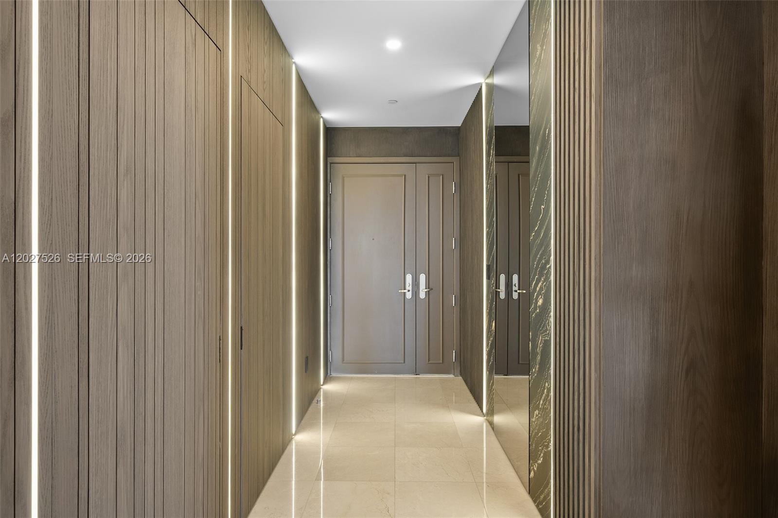 CARBONELL CONDO - Residential