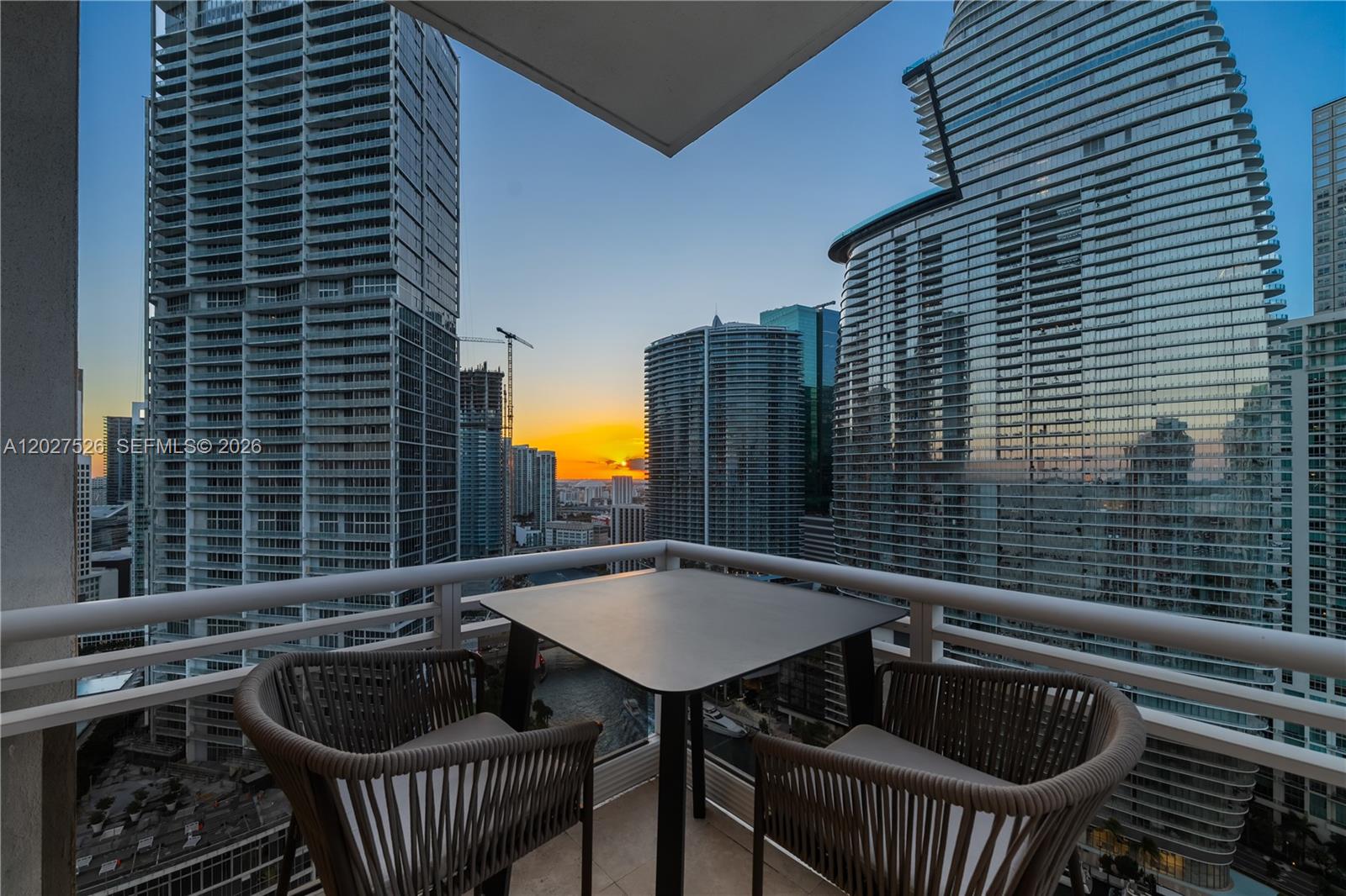 CARBONELL CONDO - Residential