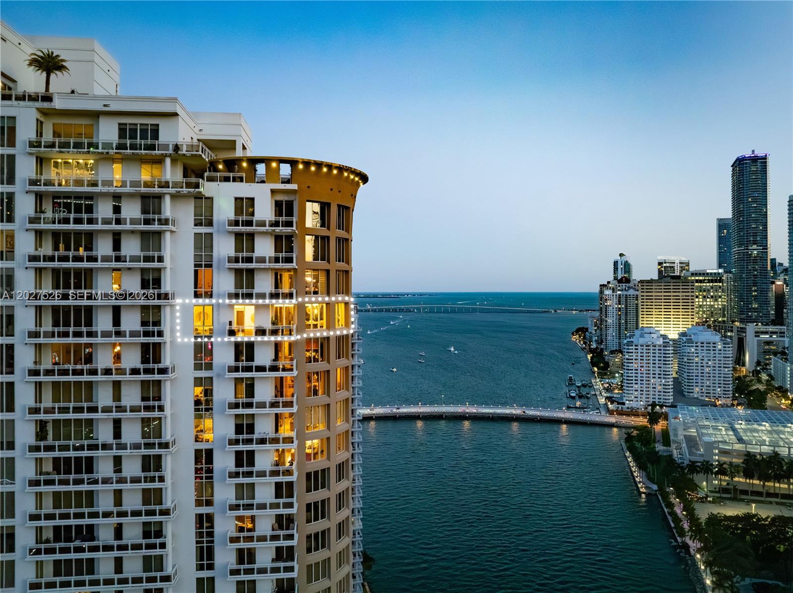 CARBONELL CONDO - Residential