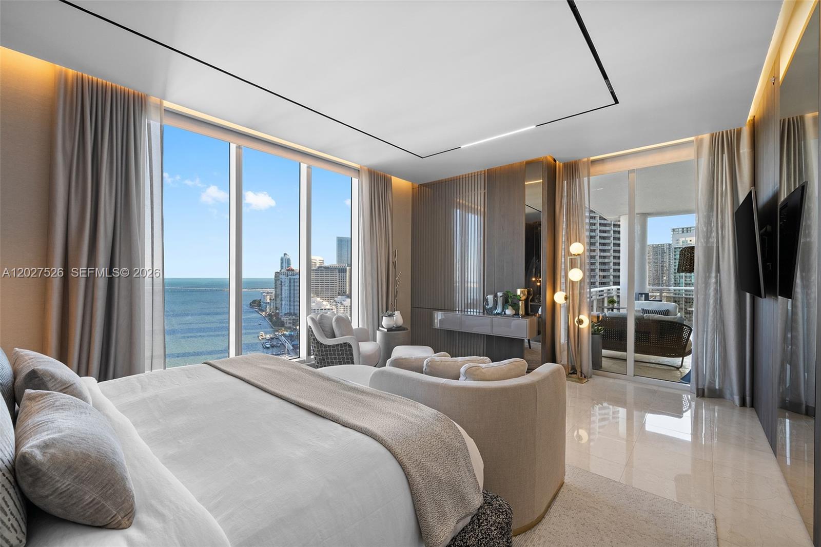CARBONELL CONDO - Residential