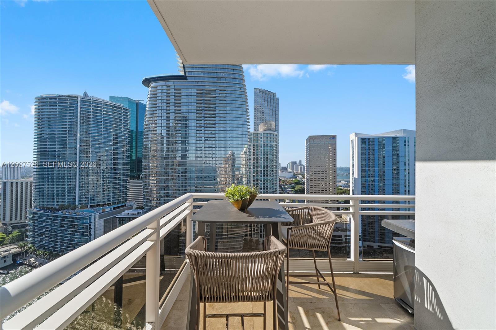 CARBONELL CONDO - Residential