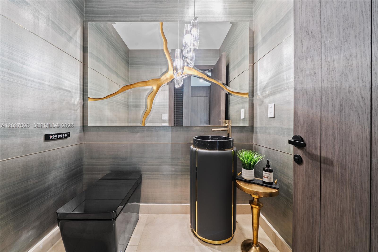 CARBONELL CONDO - Residential