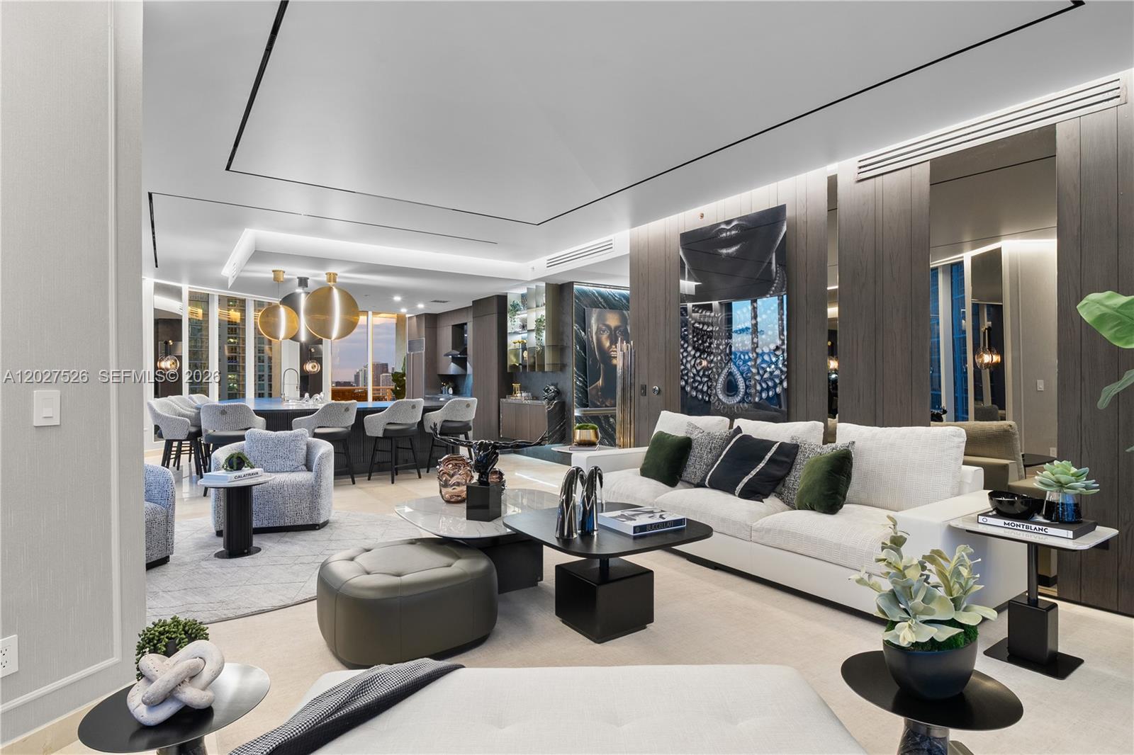 CARBONELL CONDO - Residential