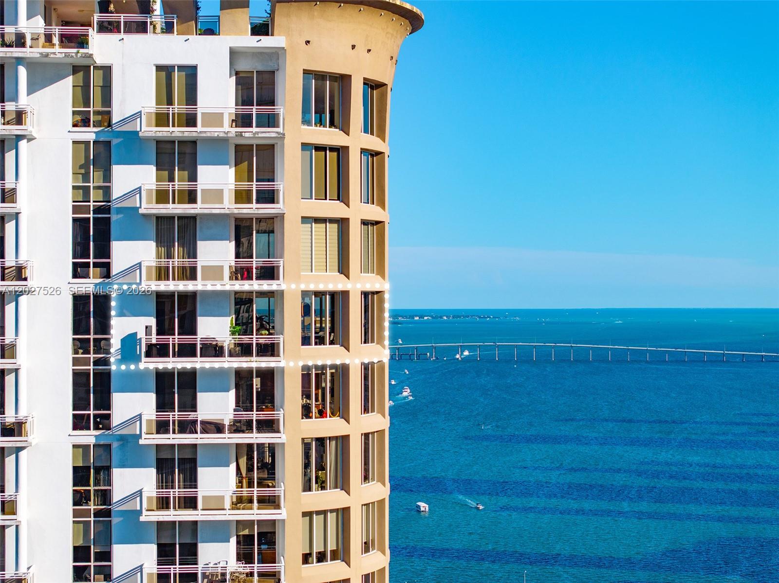 CARBONELL CONDO - Residential