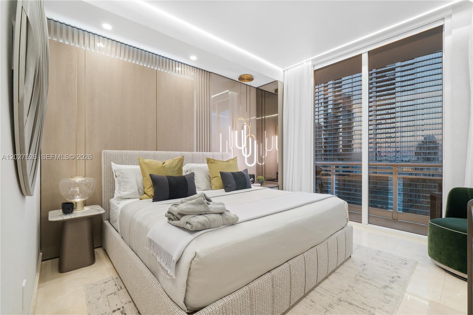 CARBONELL CONDO - Residential