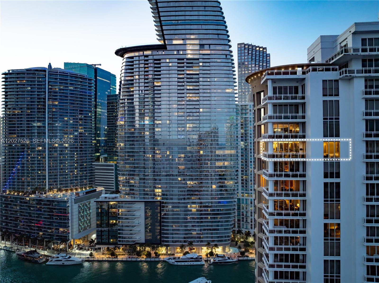 CARBONELL CONDO - Residential
