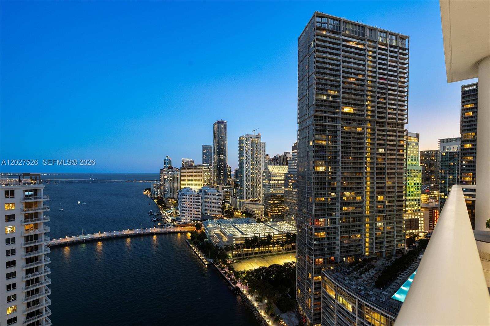 CARBONELL CONDO - Residential