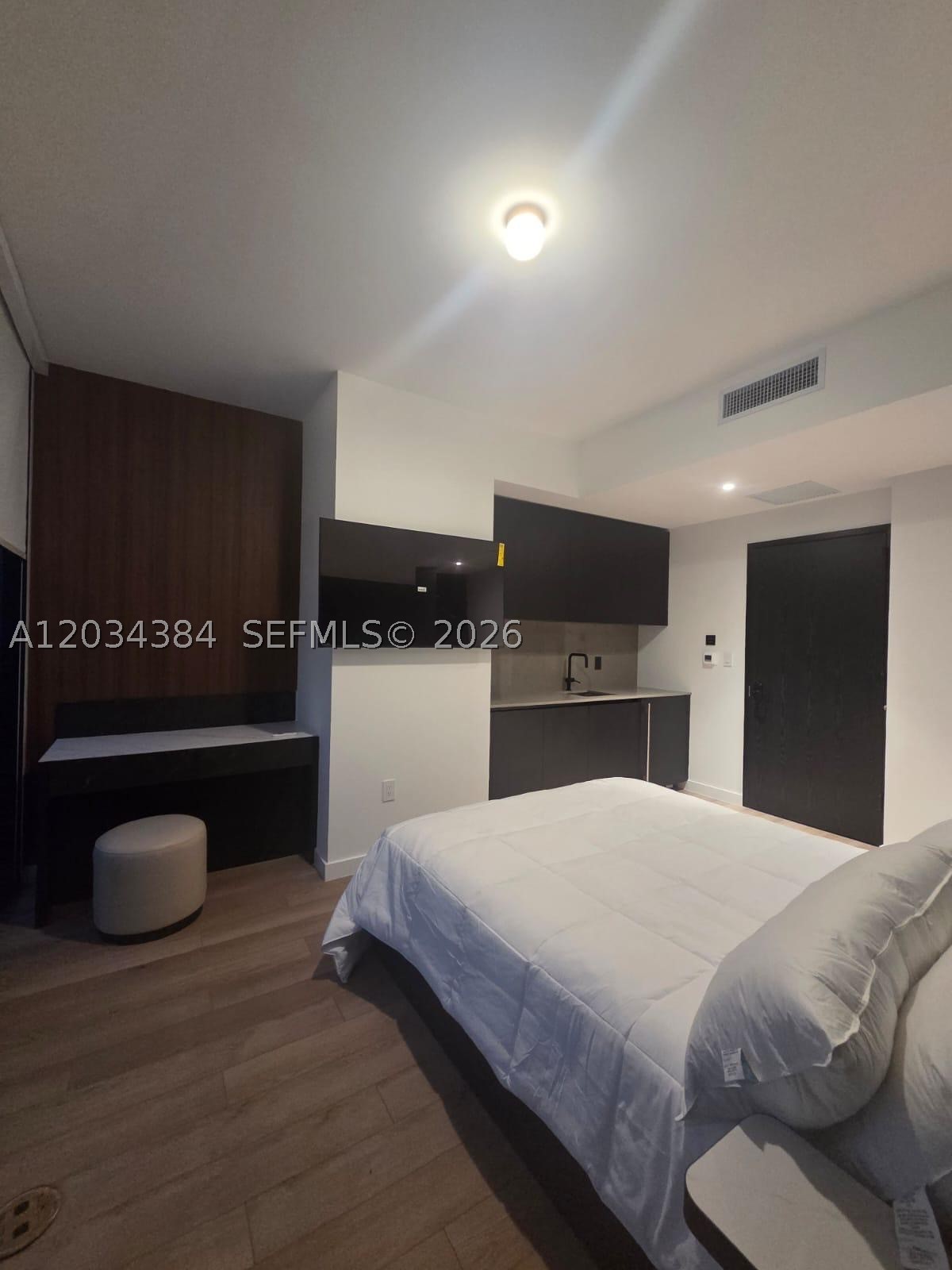 20 NE 11 2208