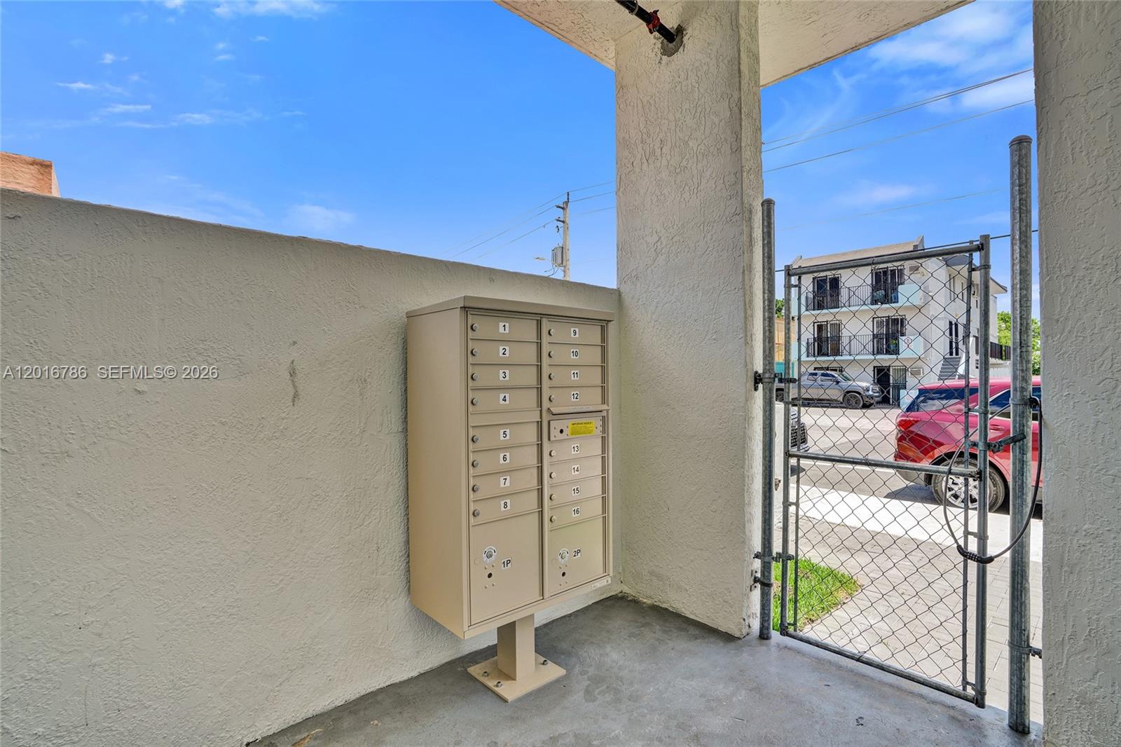 LAWRENCE ESTATES LAND COS - Residential Lease