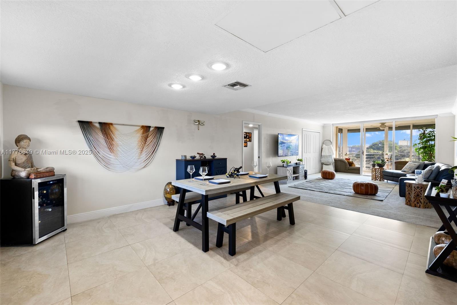 3850 E Oaks Clubhouse Dr 504
