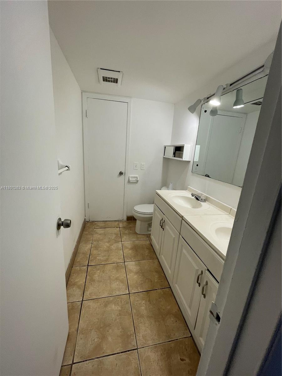BAYSHORE TREASURE CONDO - Residential