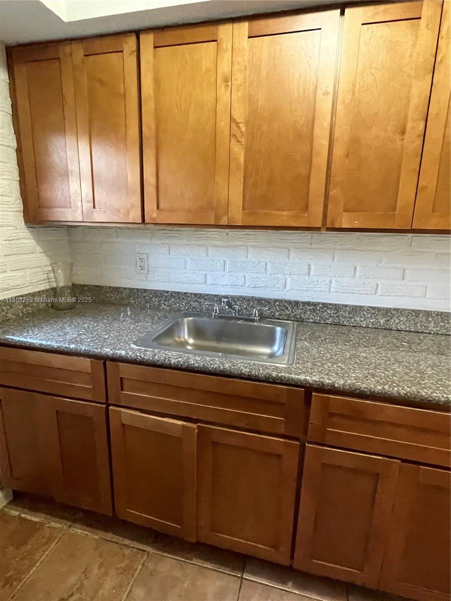 BAYSHORE TREASURE CONDO - Residential