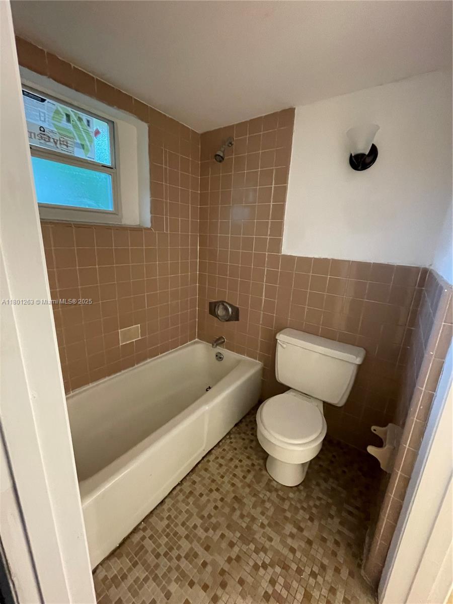 BAYSHORE TREASURE CONDO - Residential