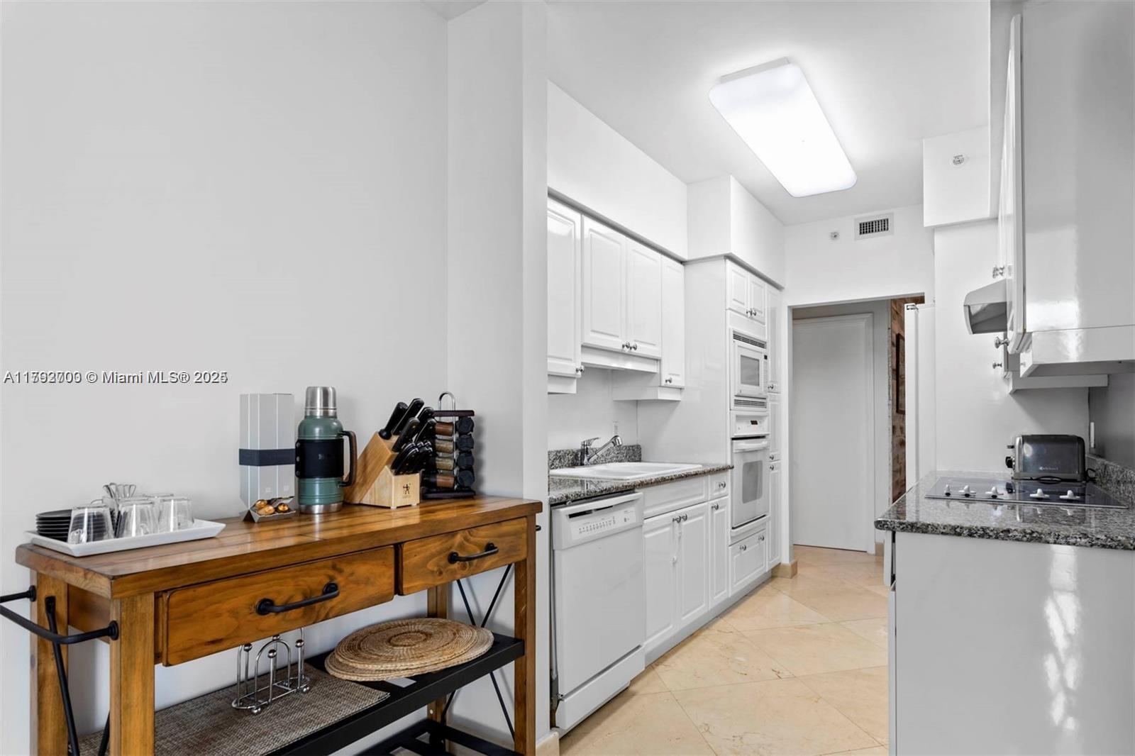 4779 Collins Ave 1908