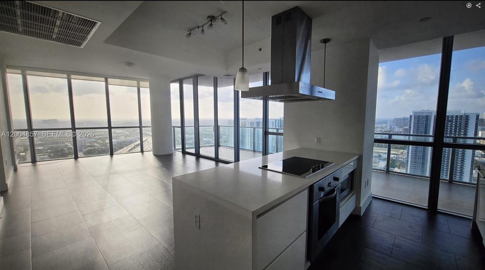 MARQUIS CONDO - Residential