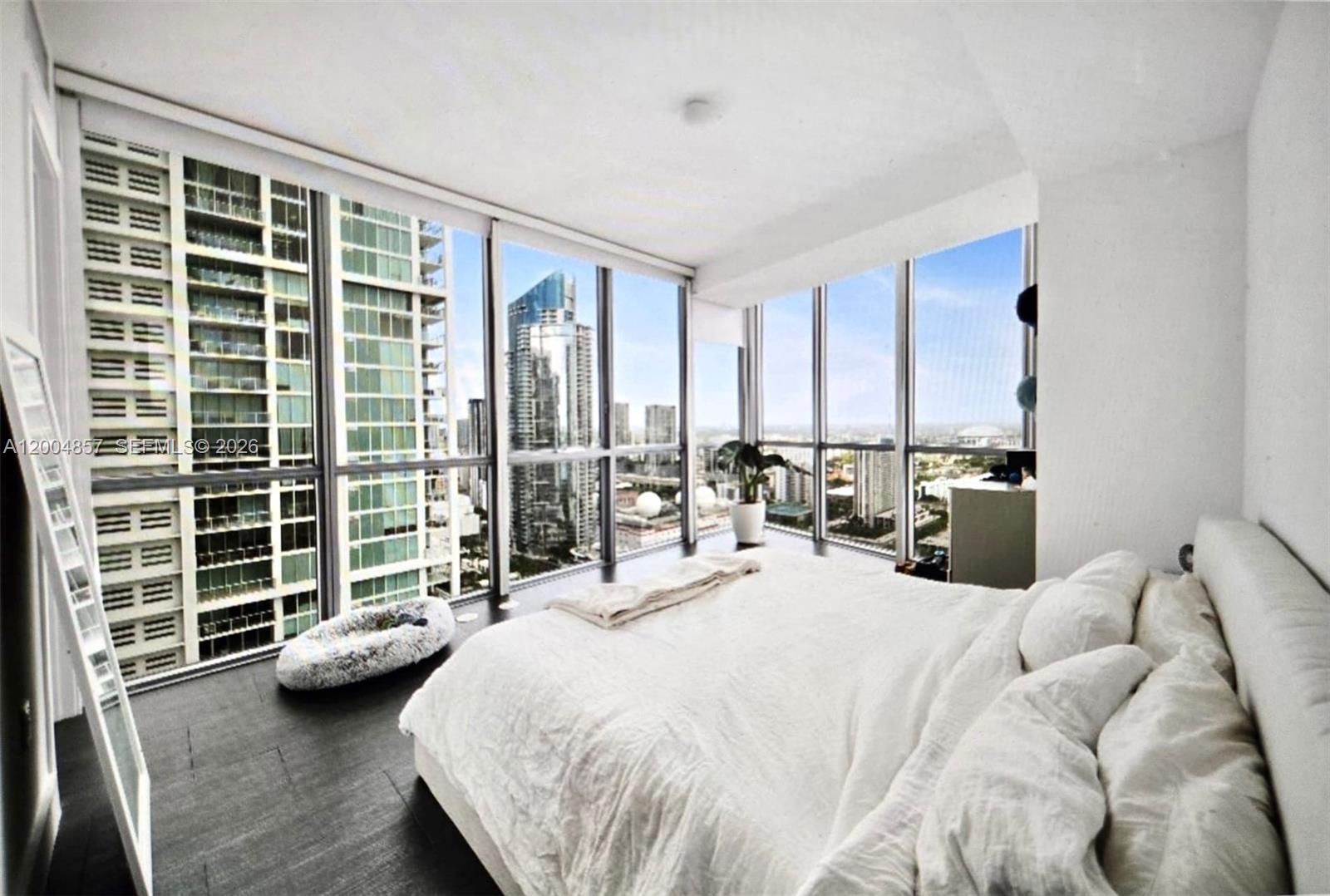 MARQUIS CONDO - Residential