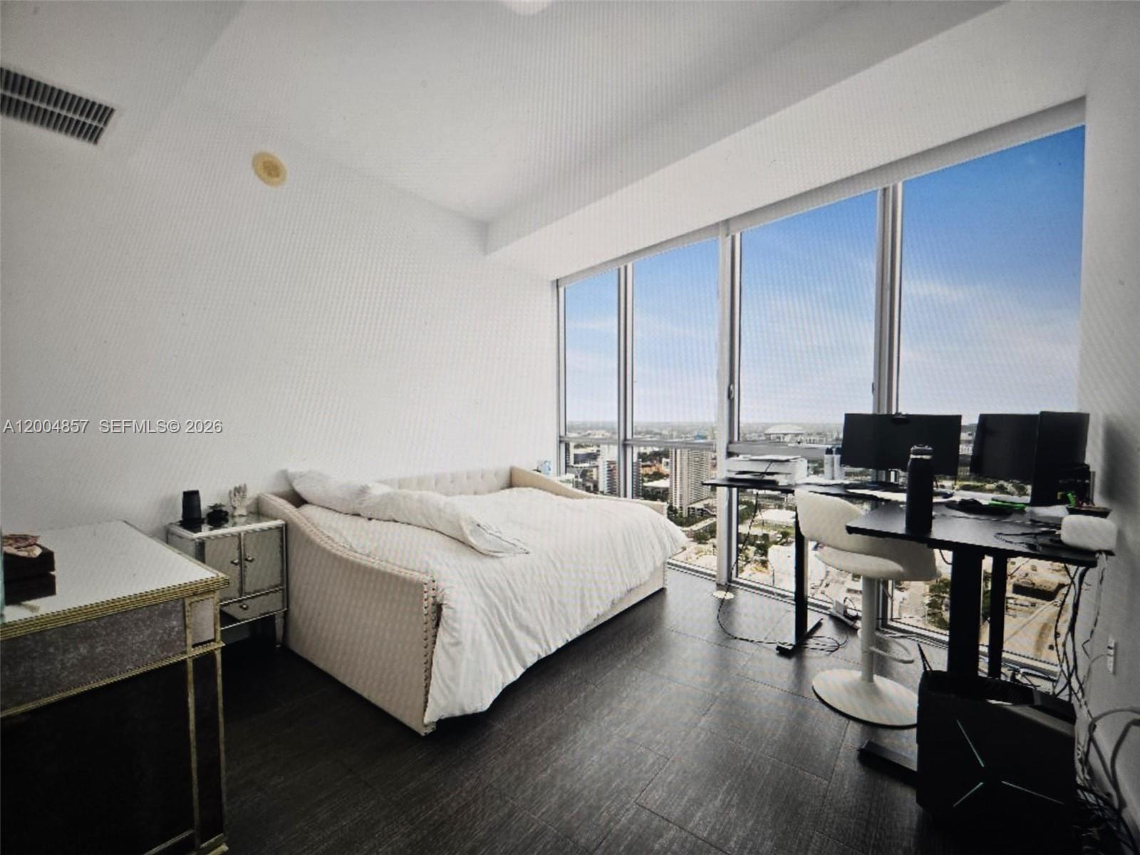 MARQUIS CONDO - Residential