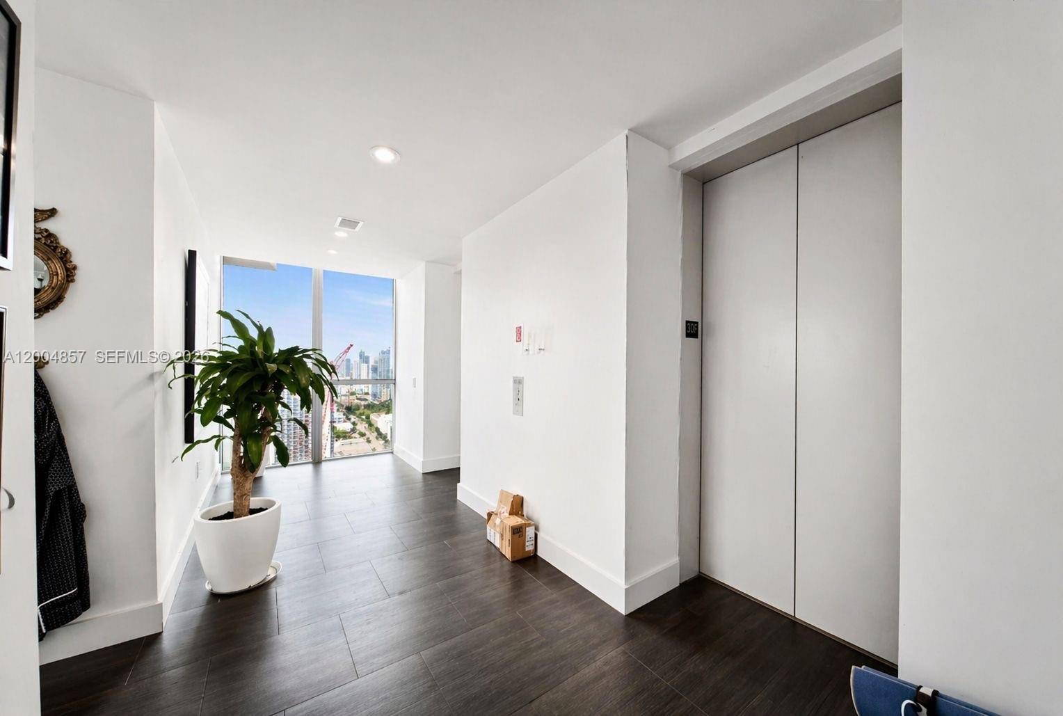 MARQUIS CONDO - Residential