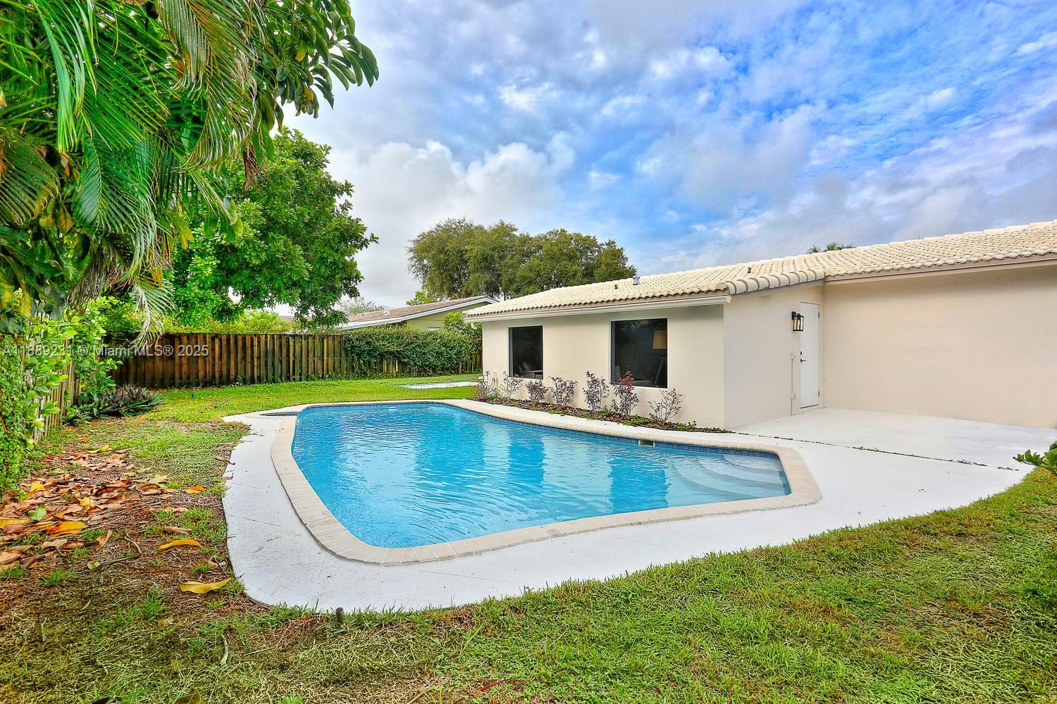 CORAL RIDGE ISLES - Residential Lease