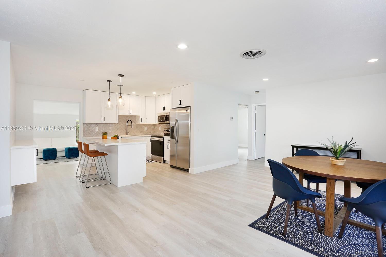 CORAL RIDGE ISLES - Residential Lease