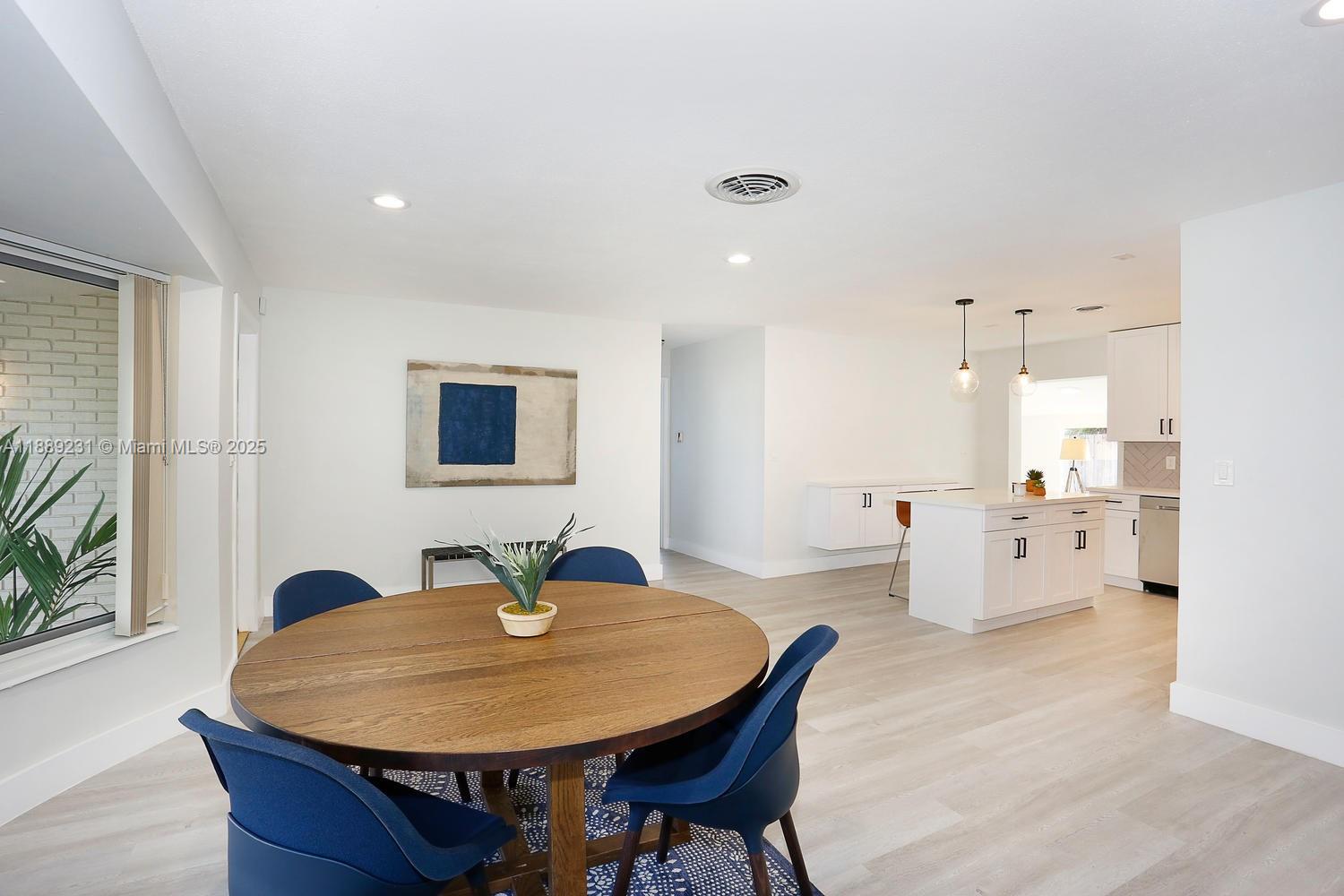 CORAL RIDGE ISLES - Residential Lease
