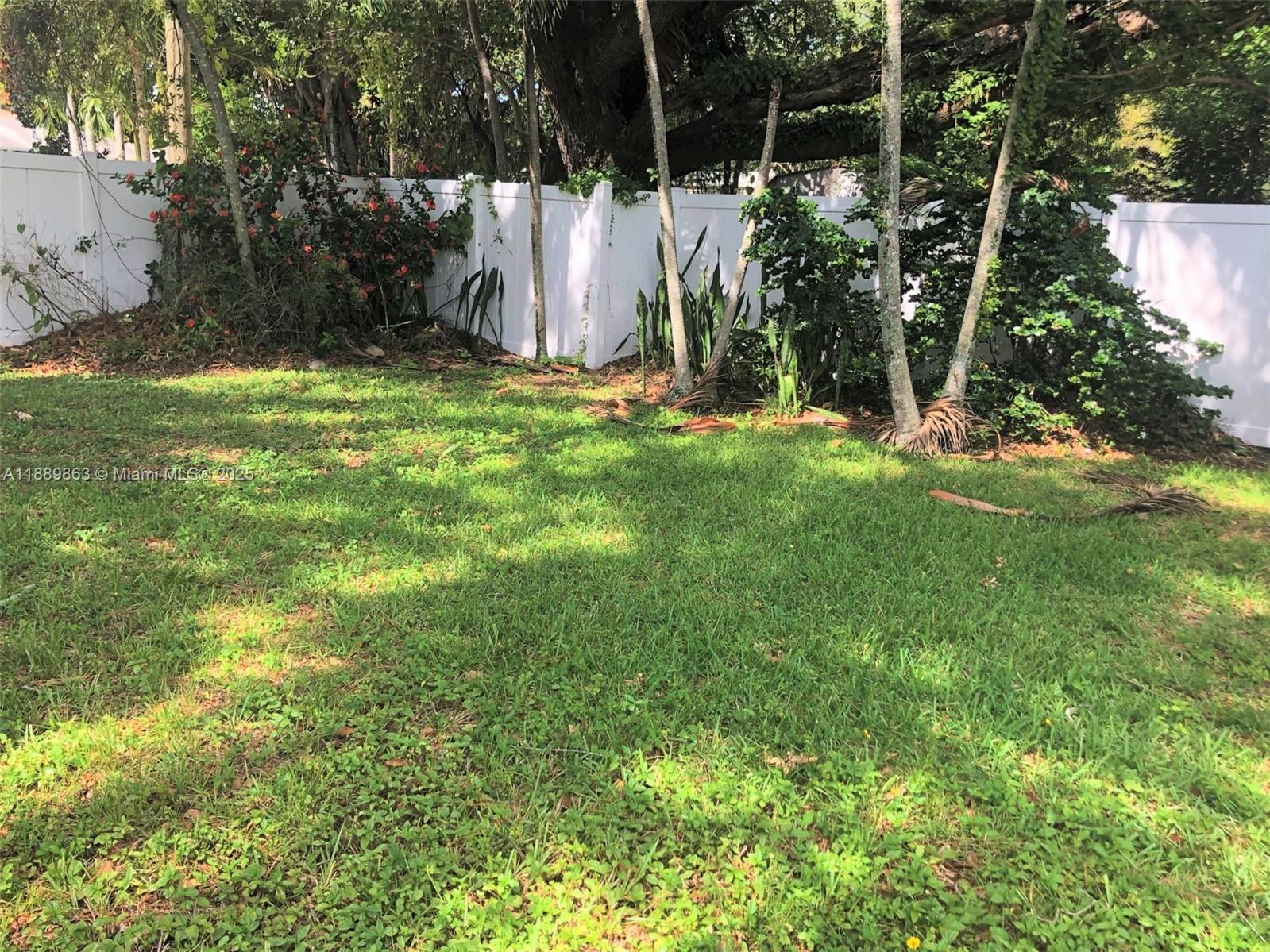 LAUDERDALE PINES - Residential Lease