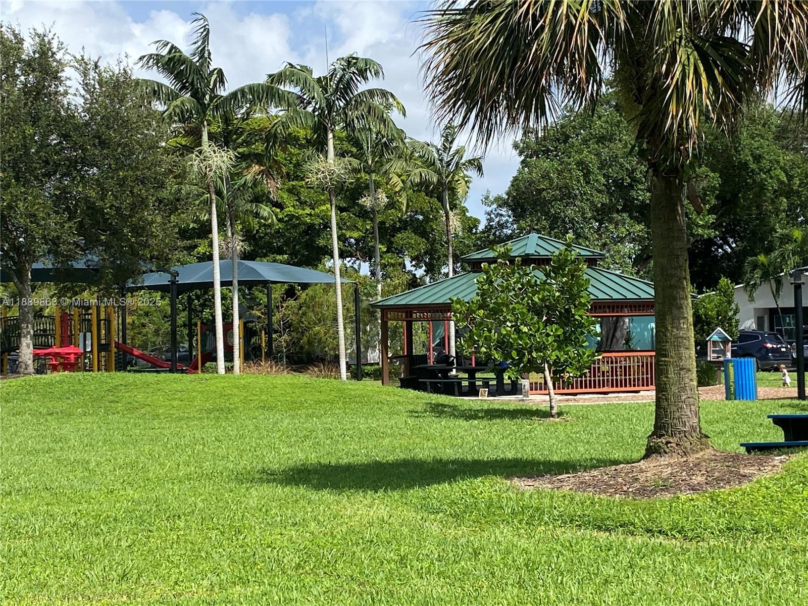 LAUDERDALE PINES - Residential Lease