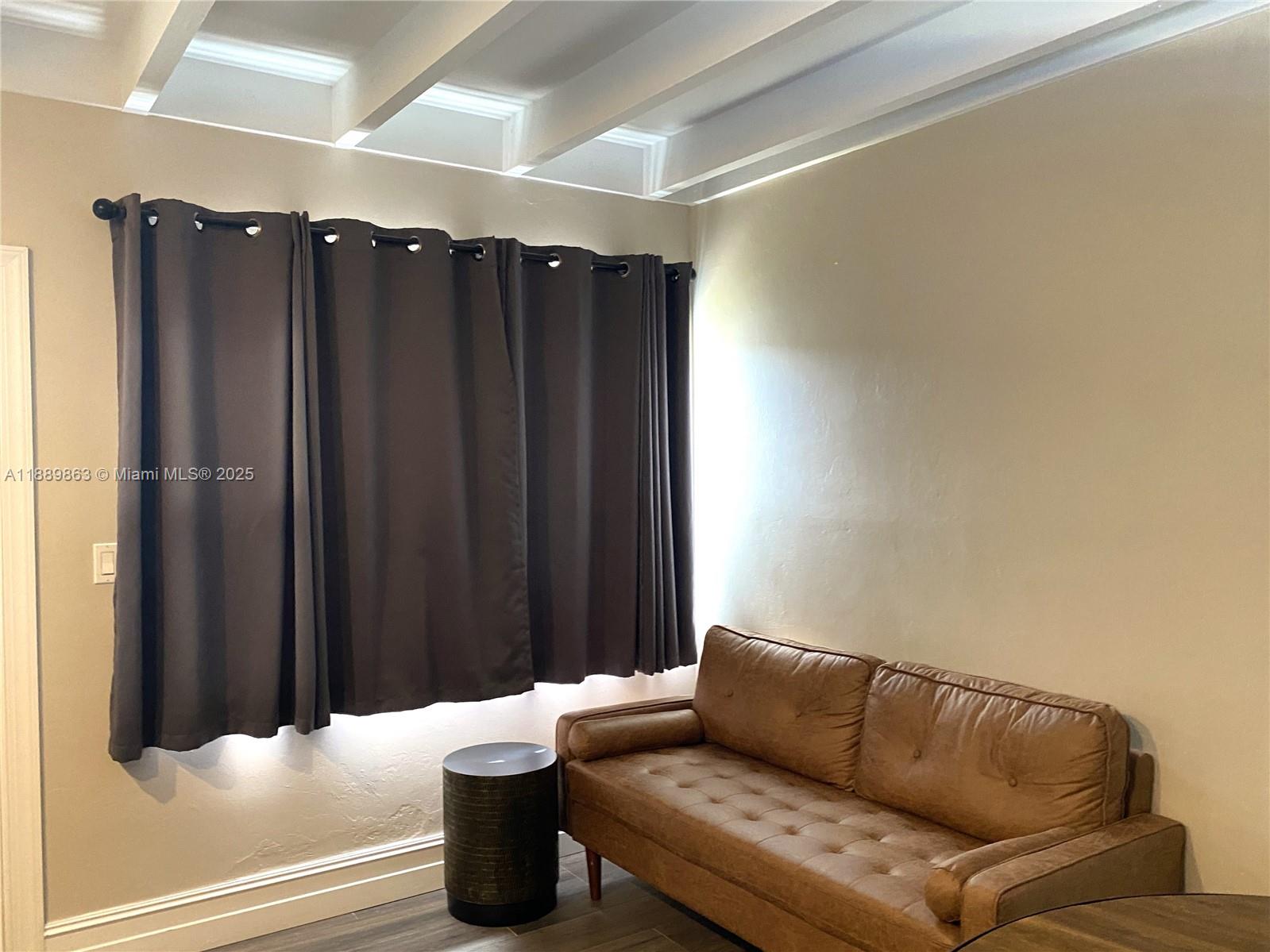 LAUDERDALE PINES - Residential Lease