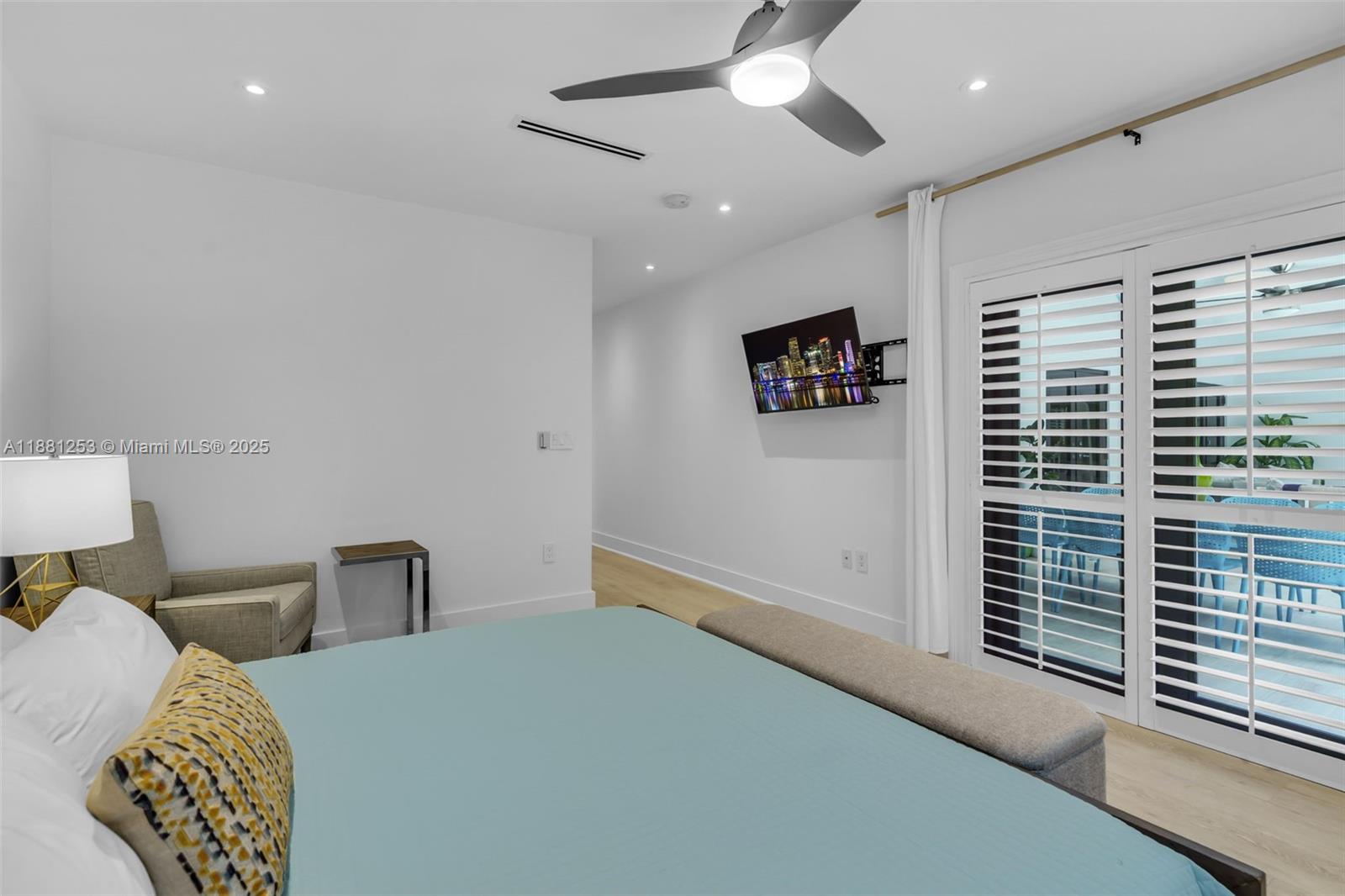 TROPICAL ISLE HOMES SUB 4 - Residential Lease