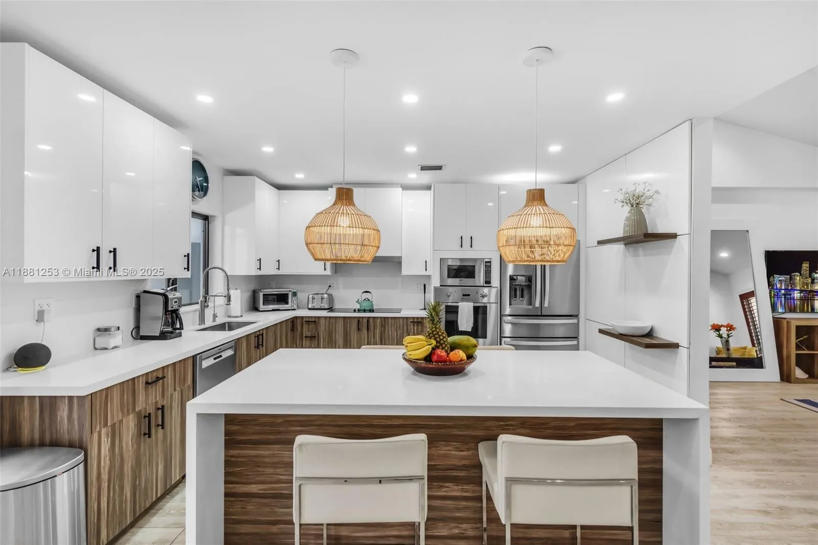 Key Biscayne, Florida 33149, United States, 5 Bedrooms Bedrooms, ,4 BathroomsBathrooms,Residential,Active,212423