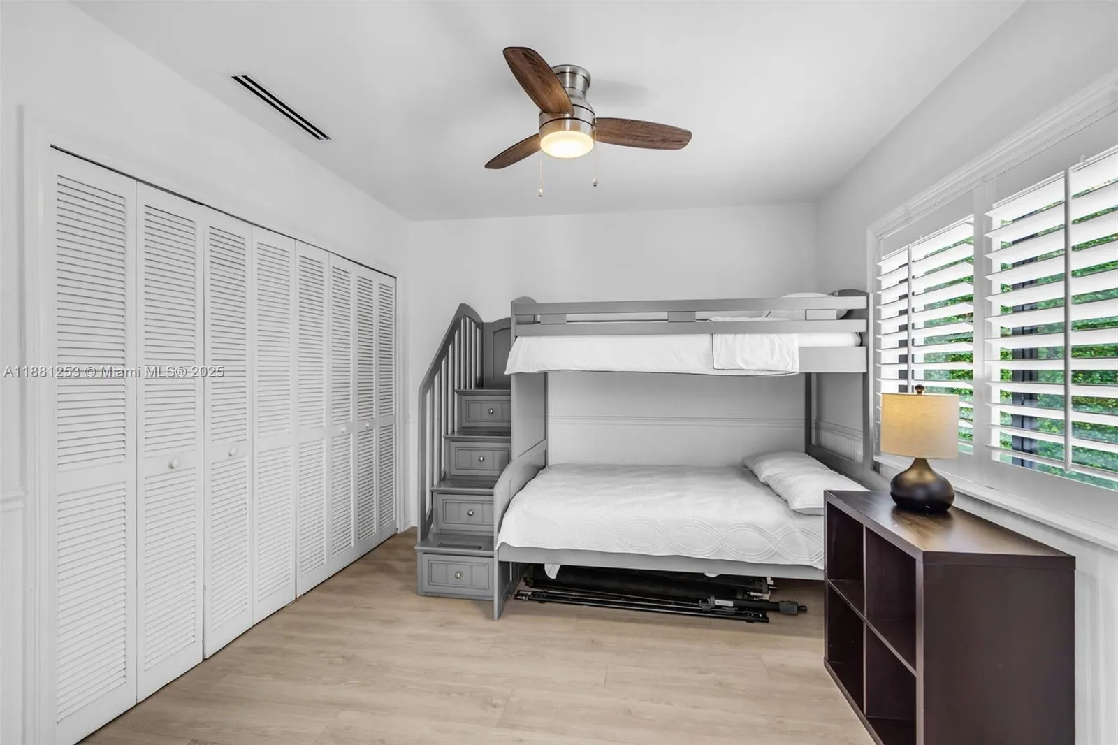 Key Biscayne, Florida 33149, United States, 5 Bedrooms Bedrooms, ,4 BathroomsBathrooms,Residential,Active,212423