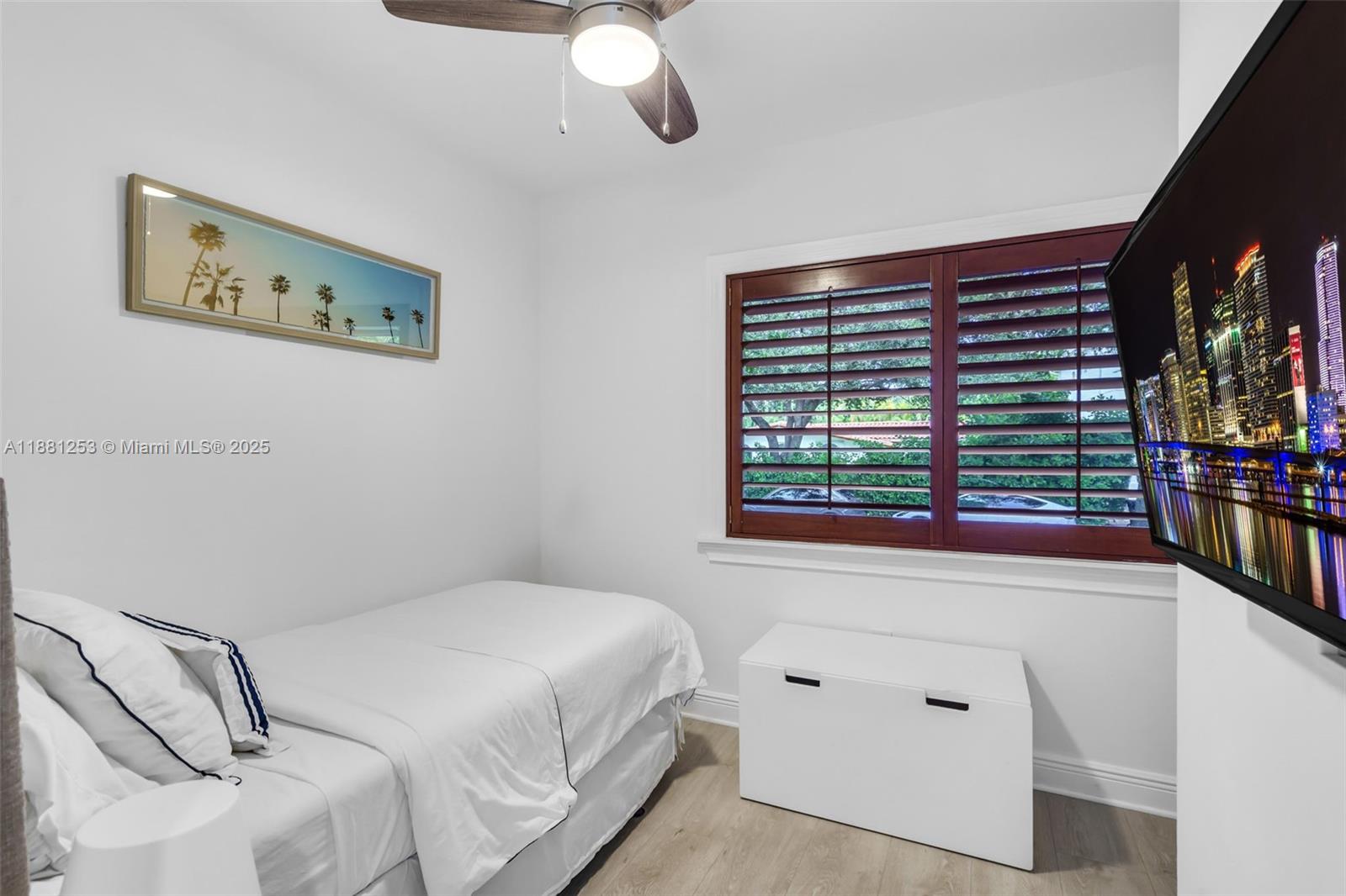 TROPICAL ISLE HOMES SUB 4 - Residential Lease