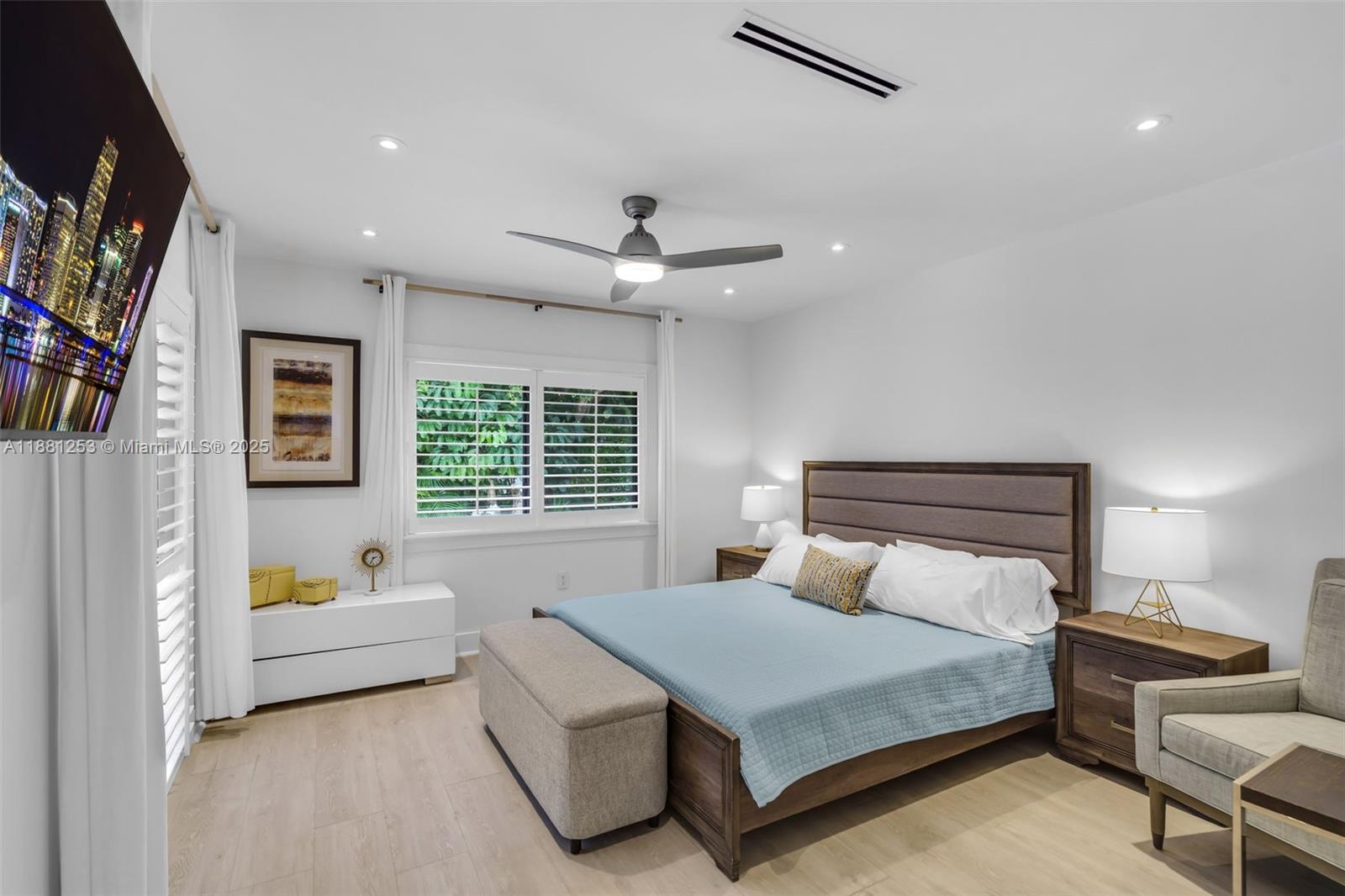 TROPICAL ISLE HOMES SUB 4 - Residential Lease
