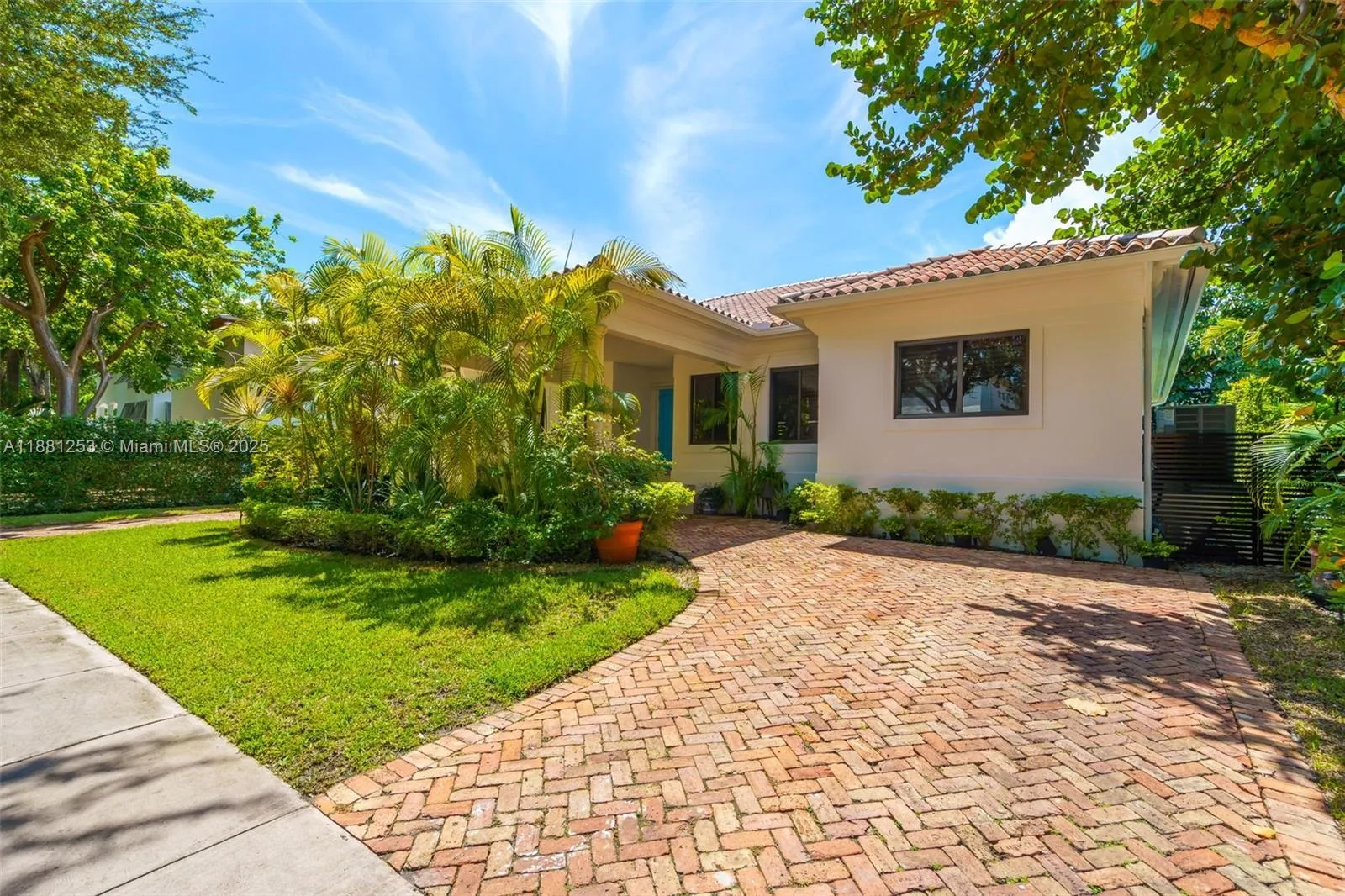 Key Biscayne, Florida 33149, United States, 5 Bedrooms Bedrooms, ,4 BathroomsBathrooms,Residential,Active,212423