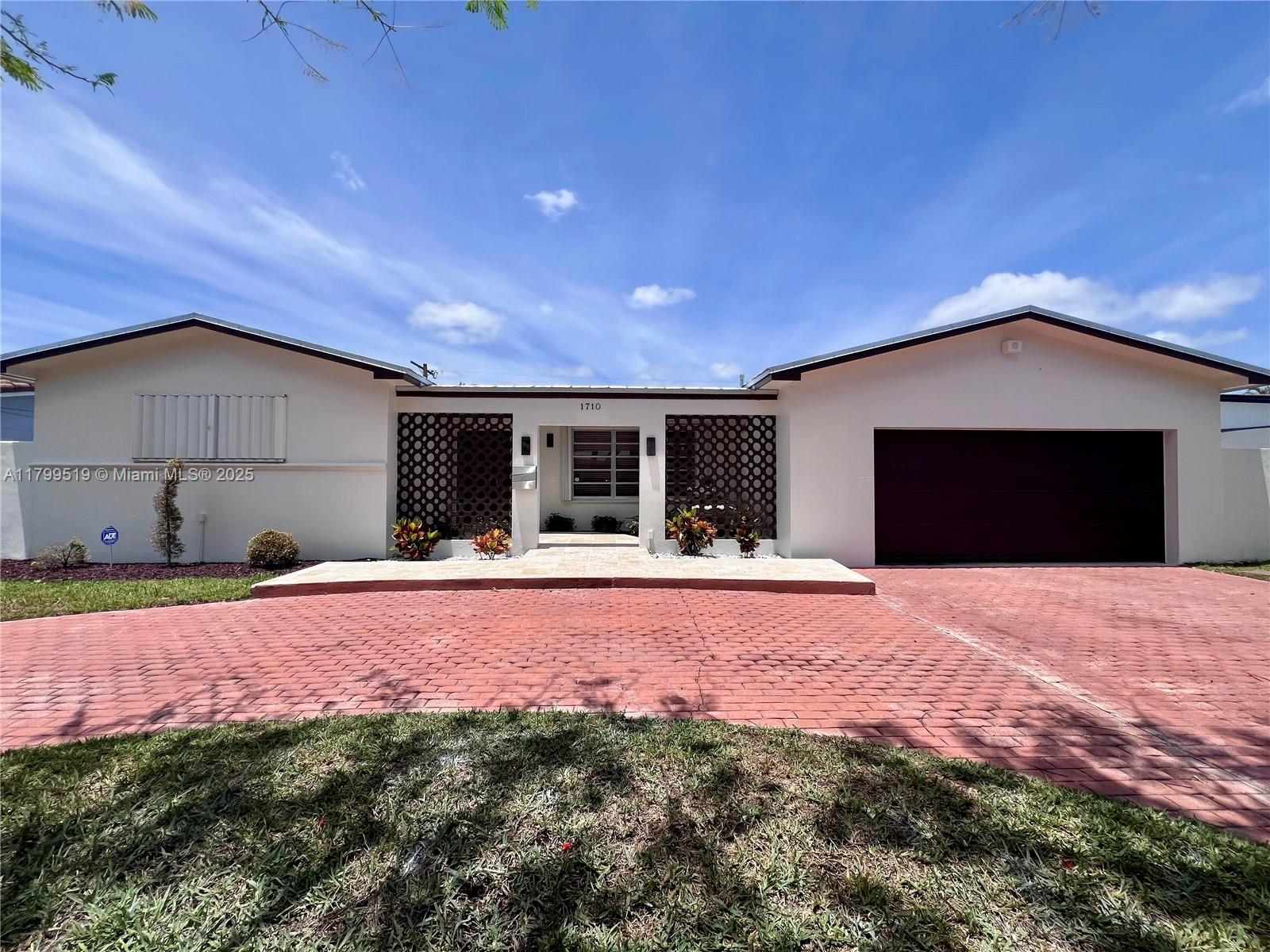 Rental Property at 1710 Sw 98th Ct, Miami, Broward County, Florida - Bedrooms: 3 
Bathrooms: 2  - $4,200 MO.