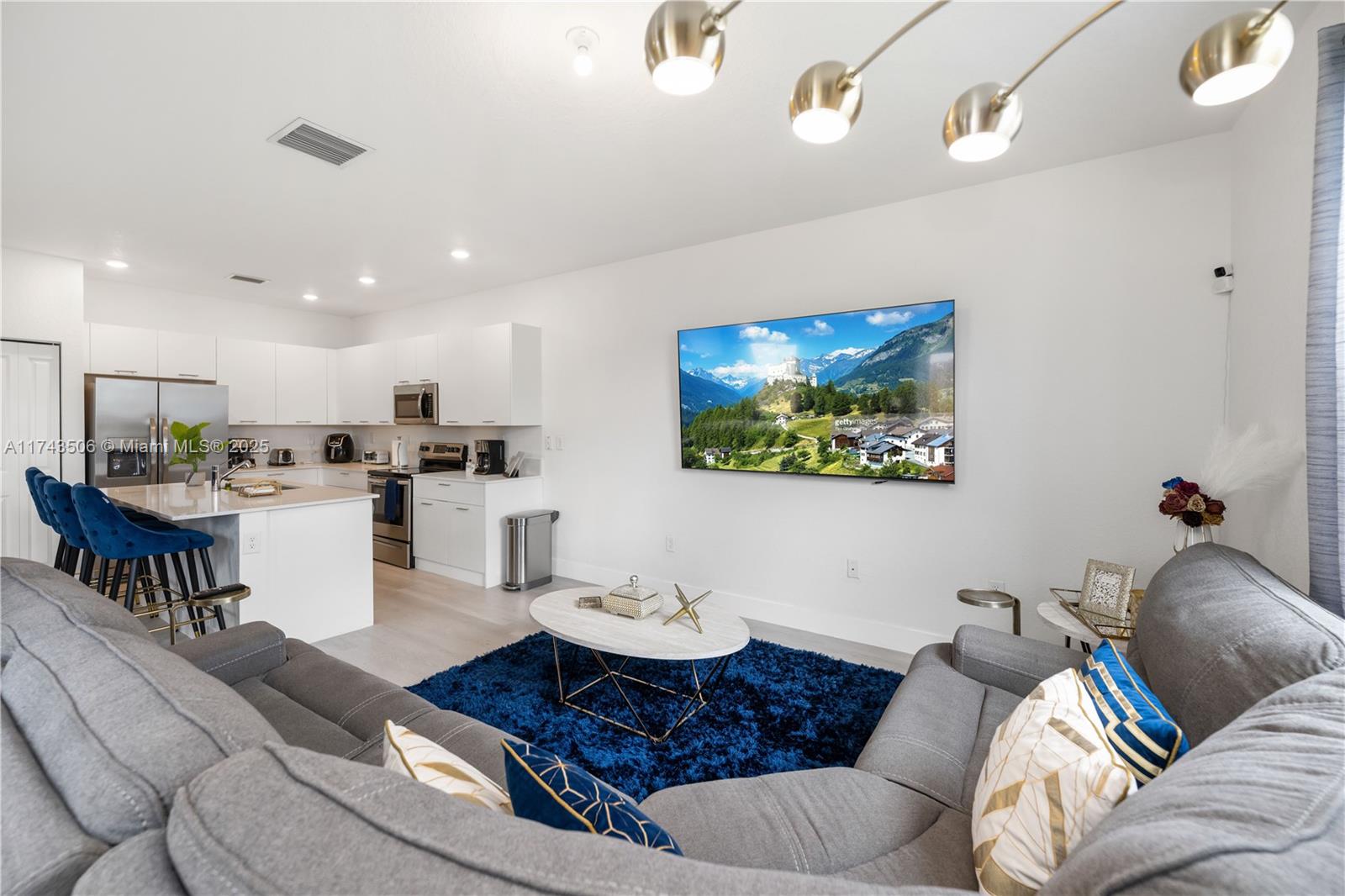 GOLF ESTS - Residential Lease