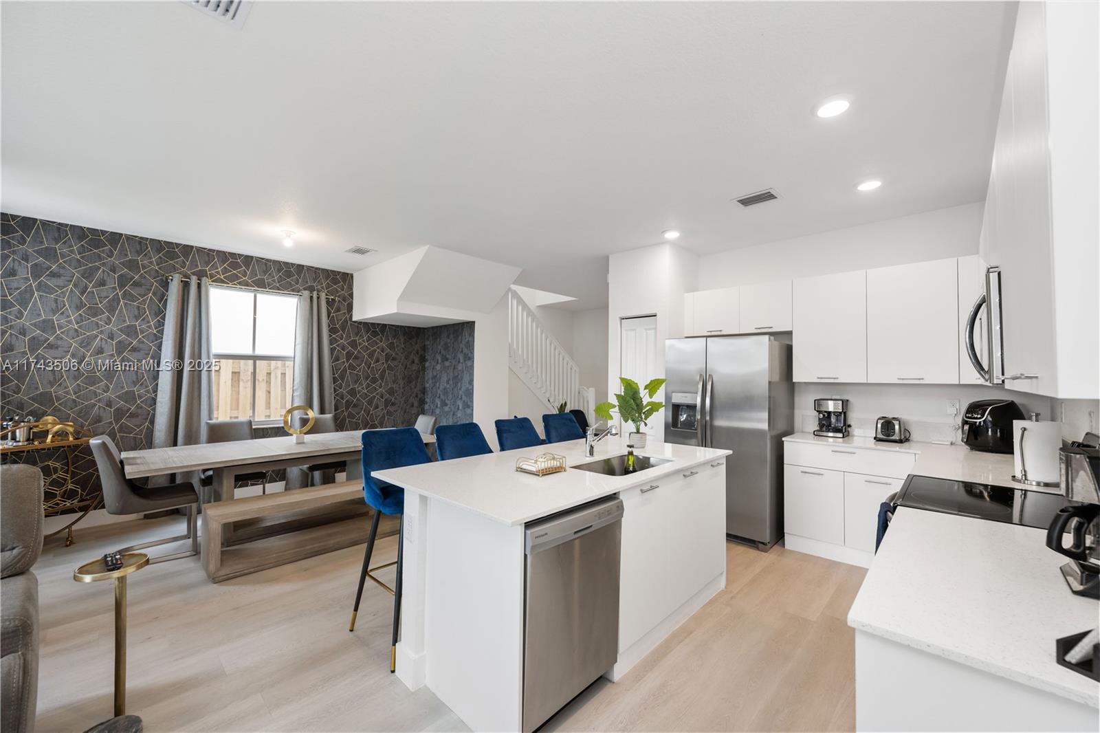 GOLF ESTS - Residential Lease