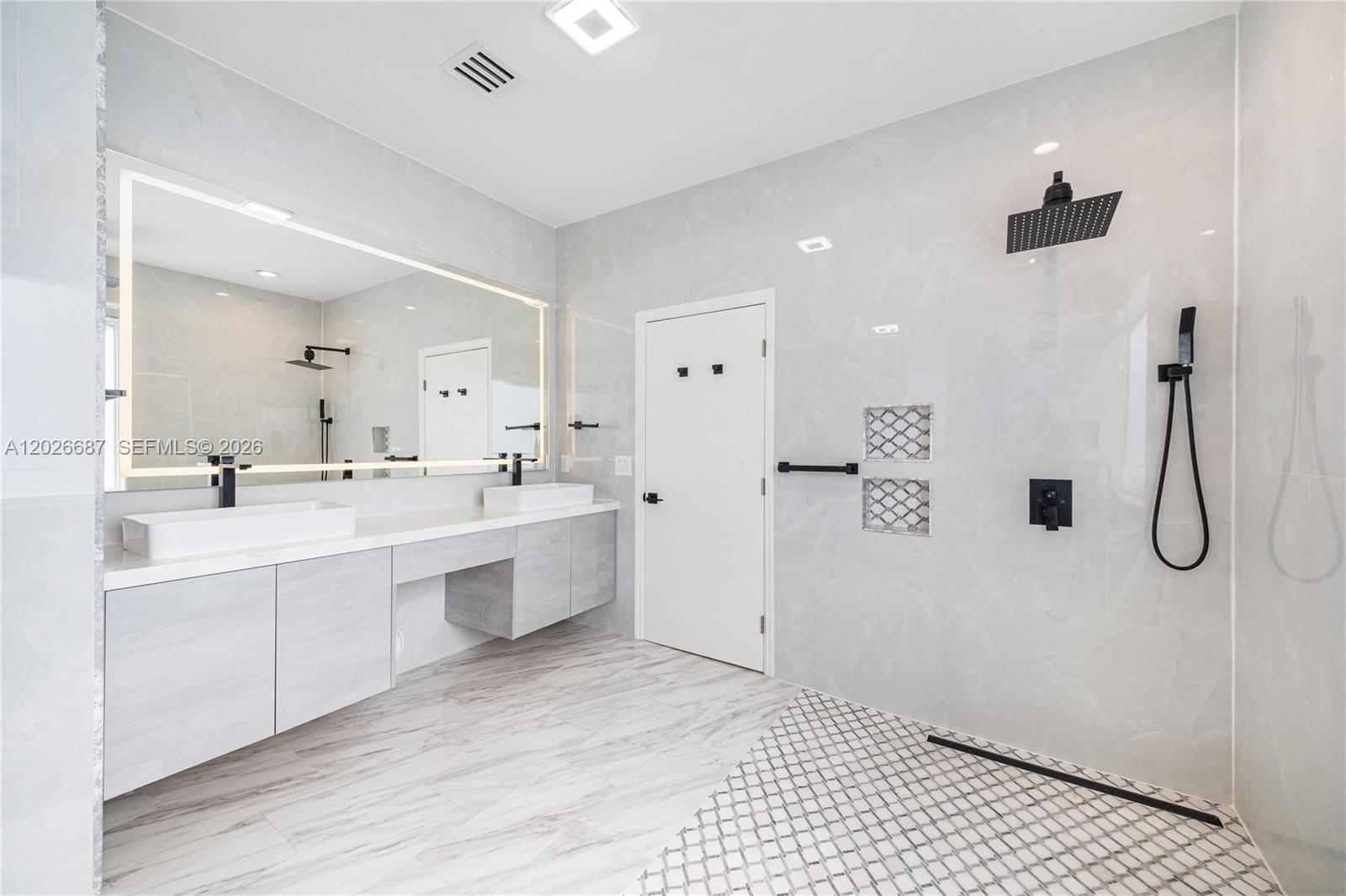 CHAPEL LAKE ESTATES - Residential