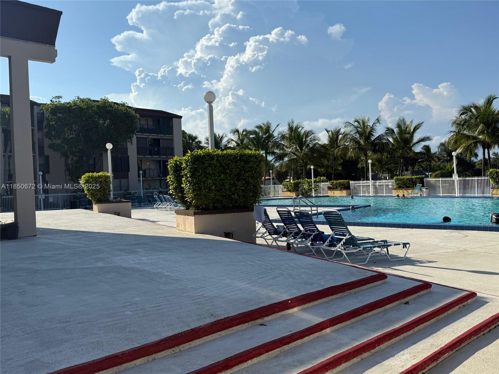 14525 N Kendall Dr 209-J