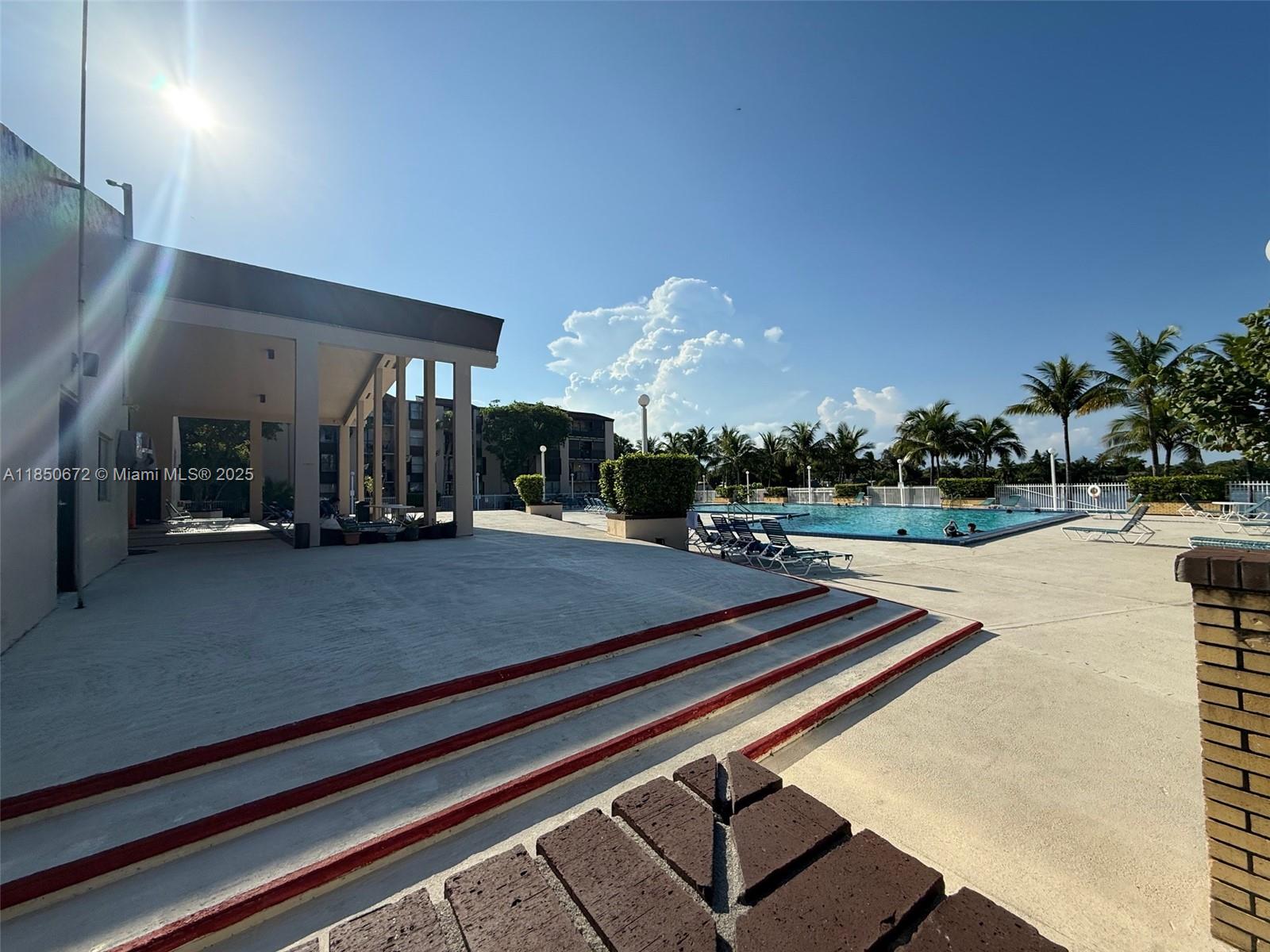 14525 N Kendall Dr 209-J