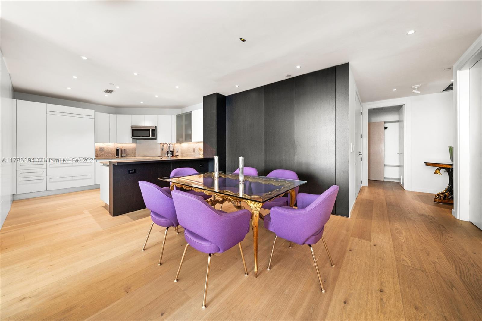 GROVENOR HOUSE CONDO - Residential