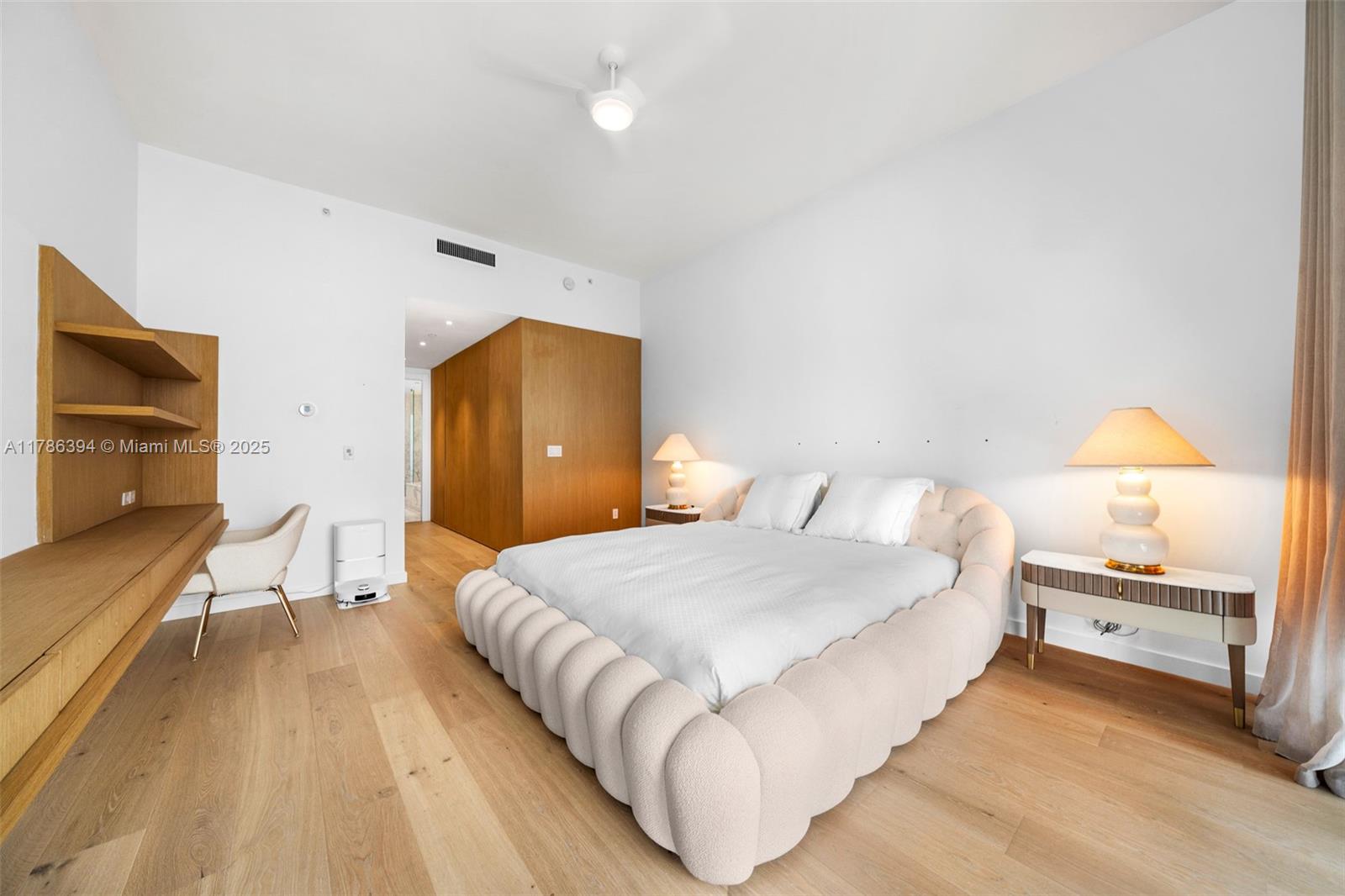 GROVENOR HOUSE CONDO - Residential