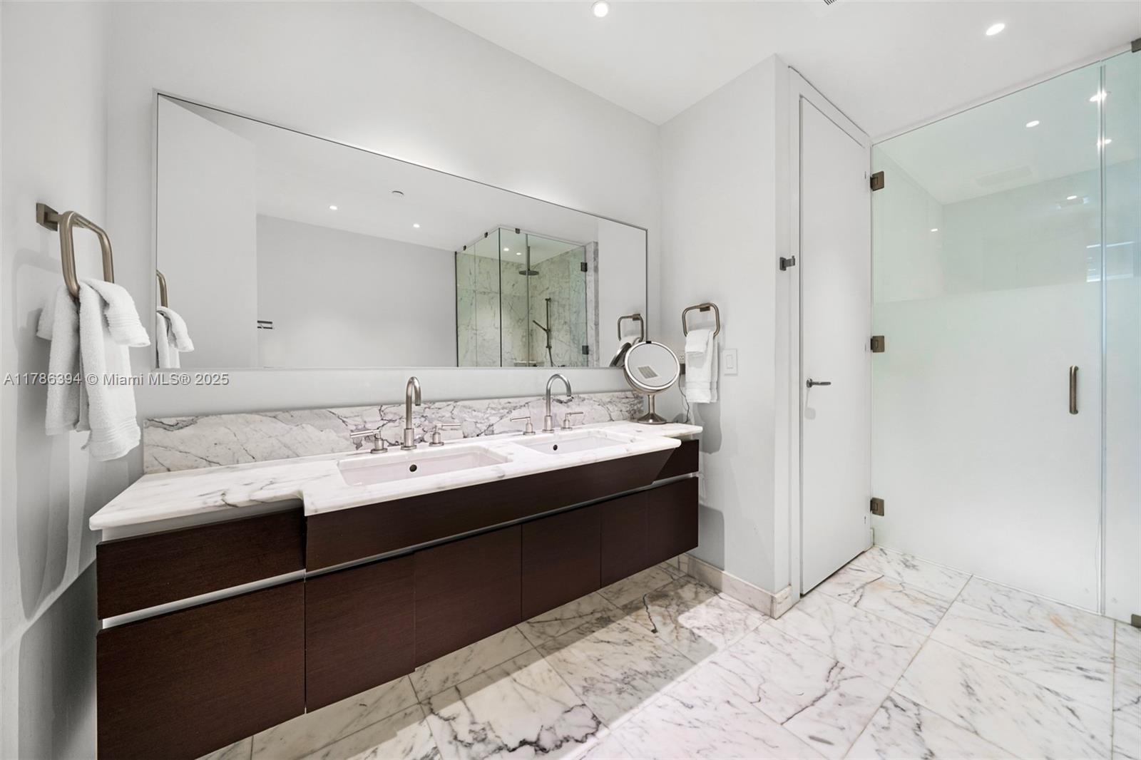 GROVENOR HOUSE CONDO - Residential